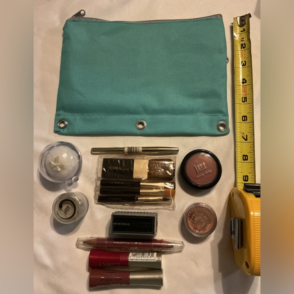 NWT Turquoise 13 pc Makeup Pouch with Assorted Cosmetics and brush accessories - Picture 4 of 4